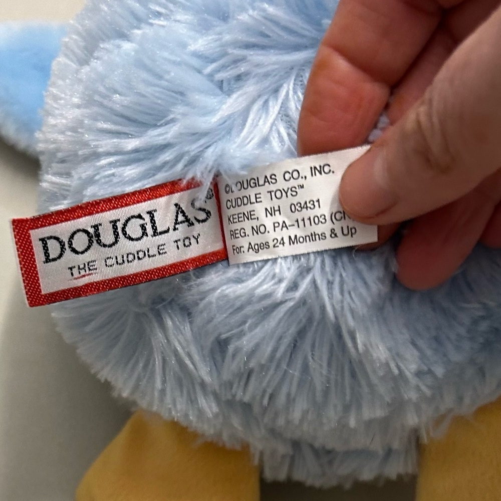 Squibbles Penguin Puff ,light blue and white
By Douglas - Picture 5 of 5
